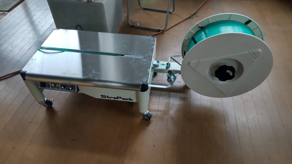 半自動梱包機